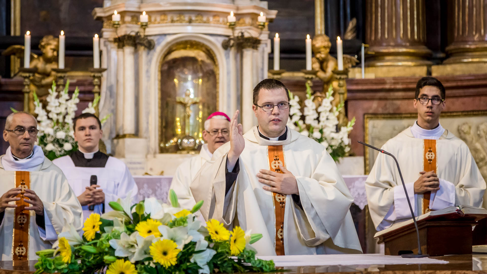 Pap és diakónusszentelés a Bazilikában, Keresztelő János ünnepén